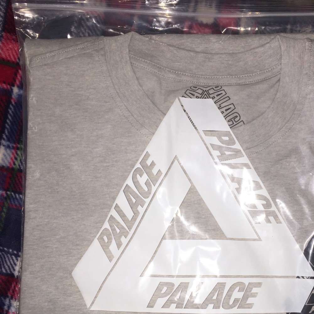 Tri-wobble place T shirt